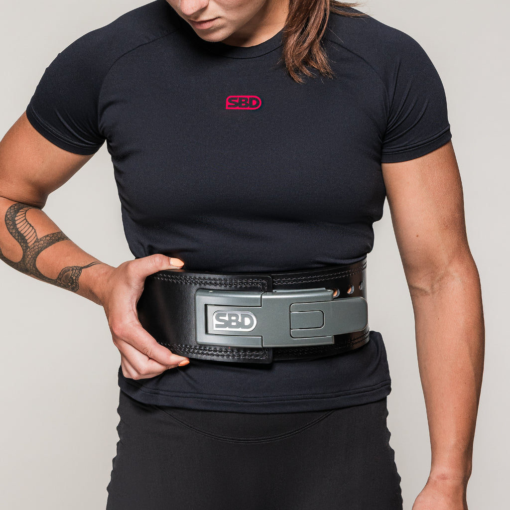 SBD 13mm Lever Belt in black, close-up of the fastened buckle